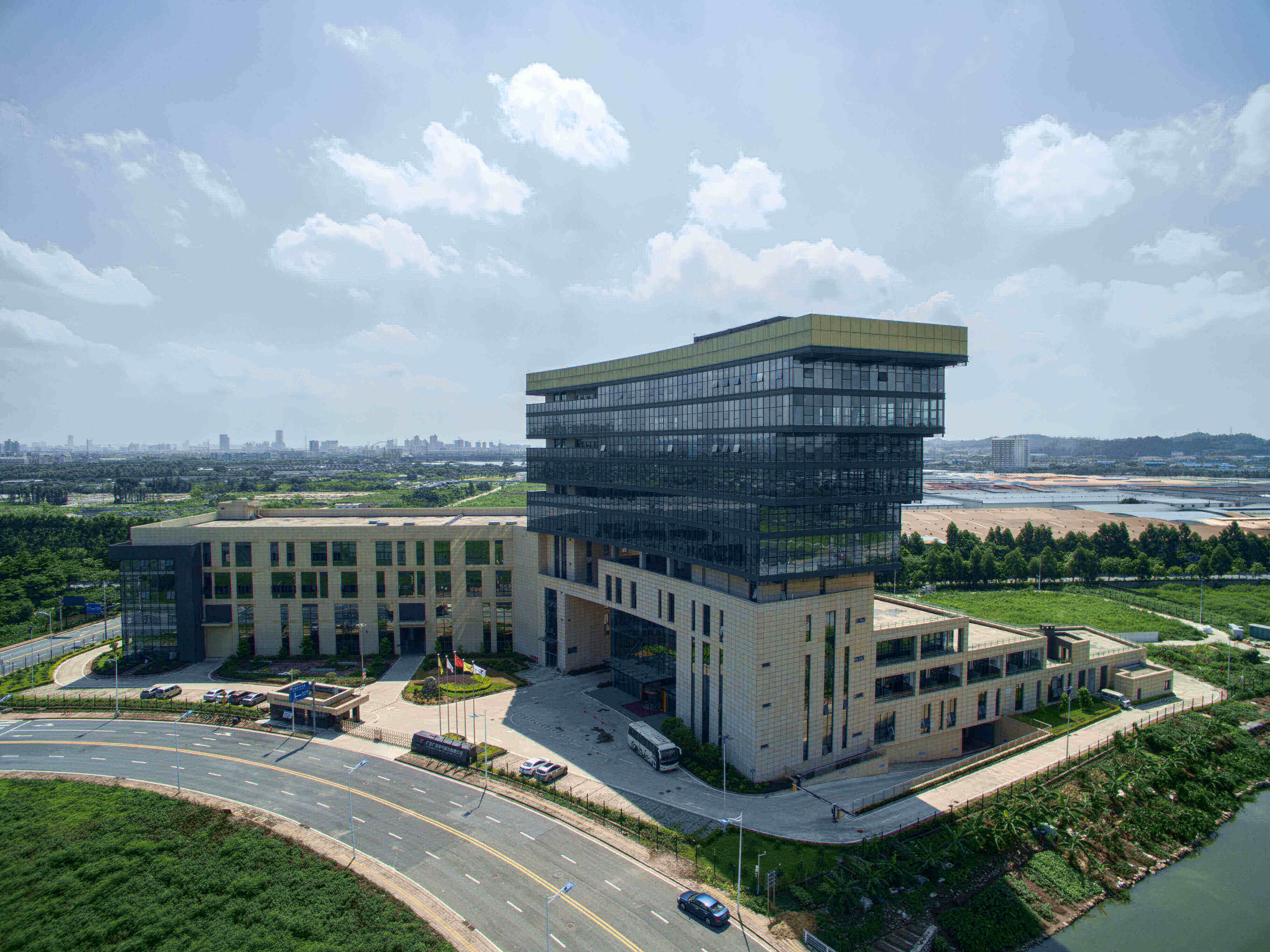 建筑工程（施工及設(shè)計咨詢）